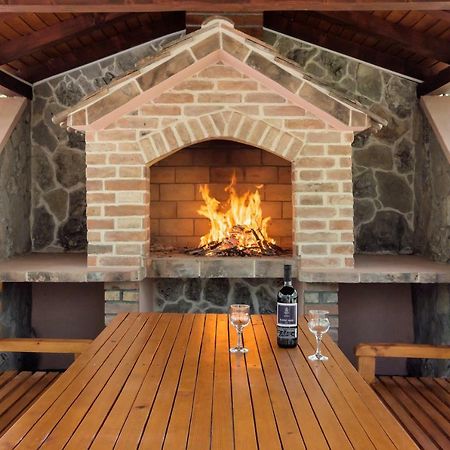 Vacation House Maslina Rupalj Екстериор снимка