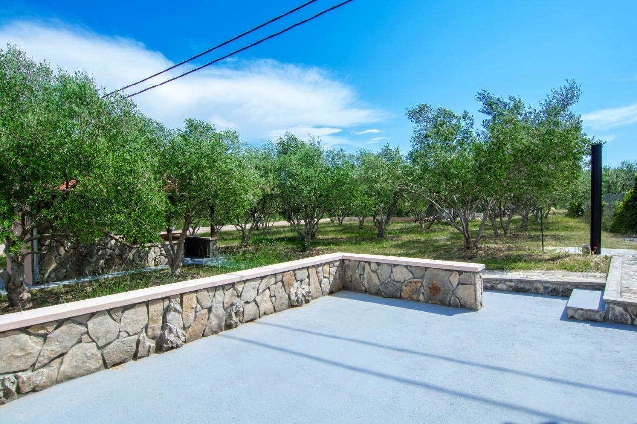 Vacation House Maslina Rupalj Екстериор снимка