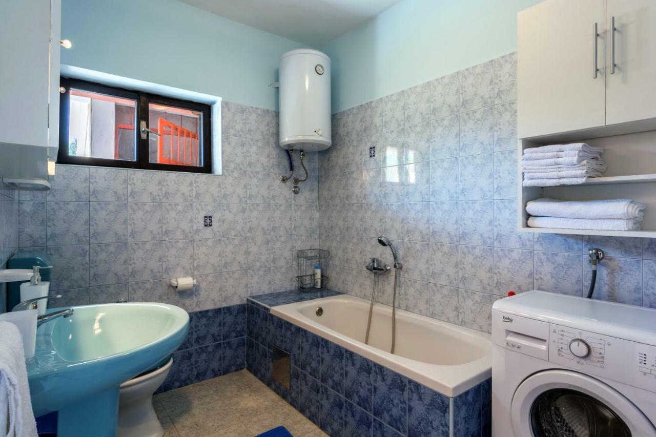 Vacation House Maslina Rupalj Екстериор снимка