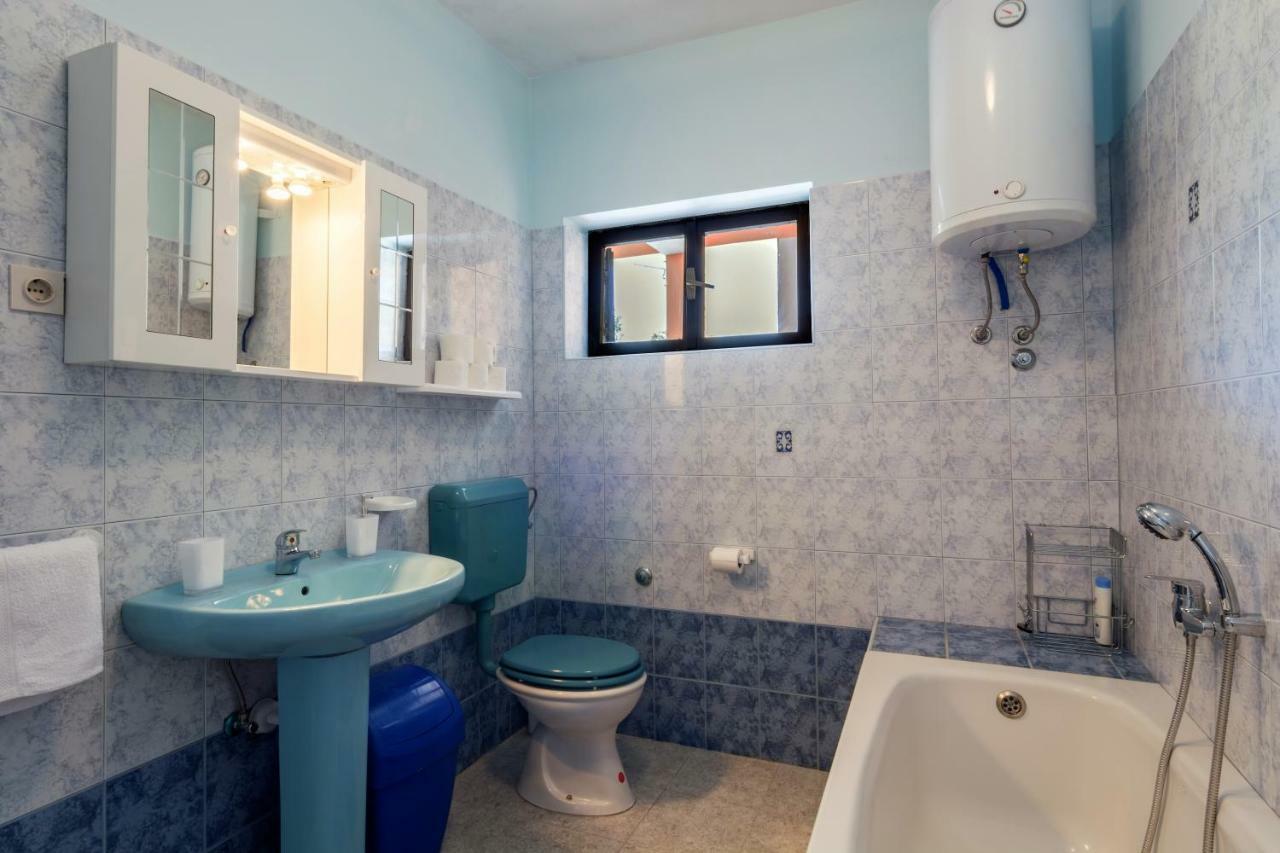 Vacation House Maslina Rupalj Екстериор снимка