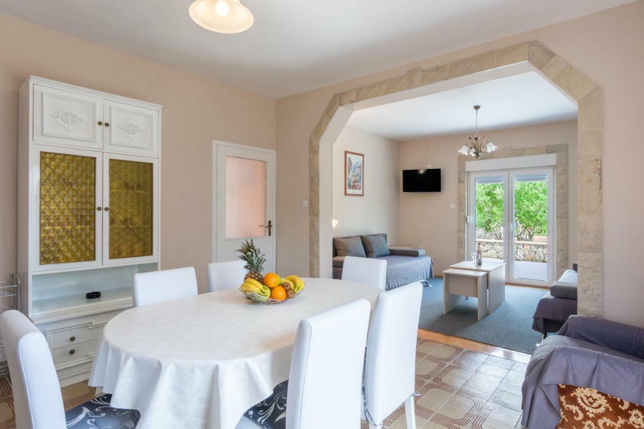 Vacation House Maslina Rupalj Екстериор снимка