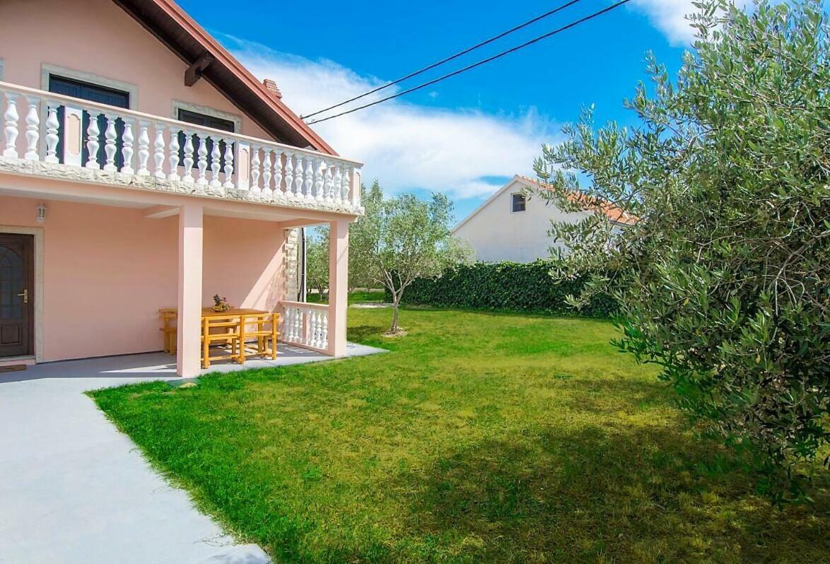 Vacation House Maslina Rupalj Екстериор снимка