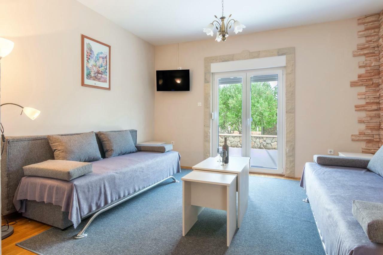 Vacation House Maslina Rupalj Екстериор снимка