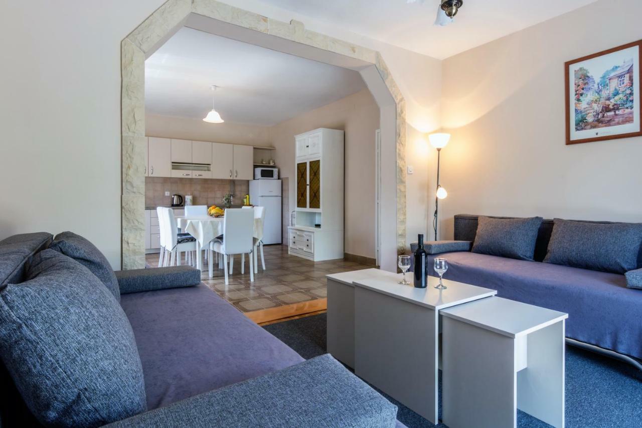 Vacation House Maslina Rupalj Екстериор снимка