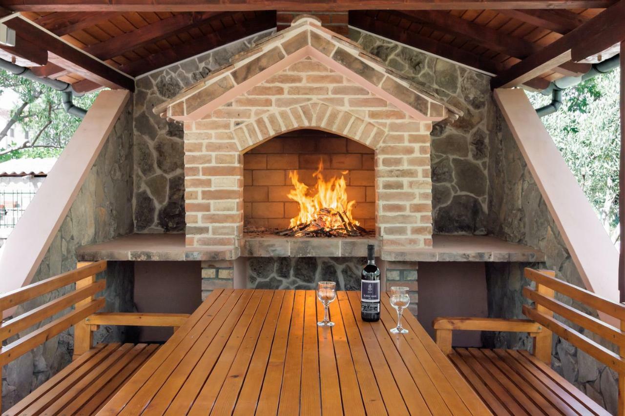 Vacation House Maslina Rupalj Екстериор снимка