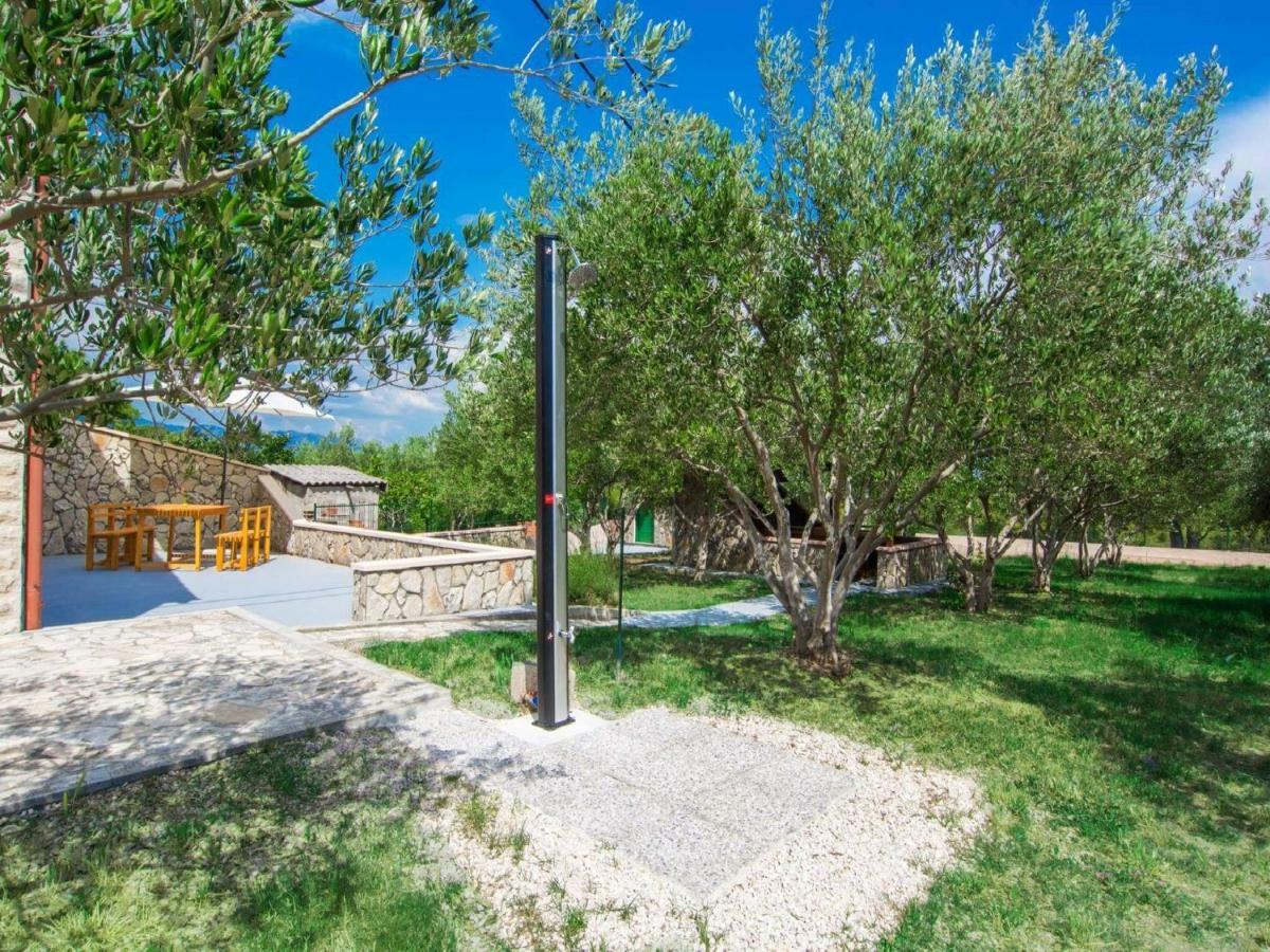 Vacation House Maslina Rupalj Екстериор снимка