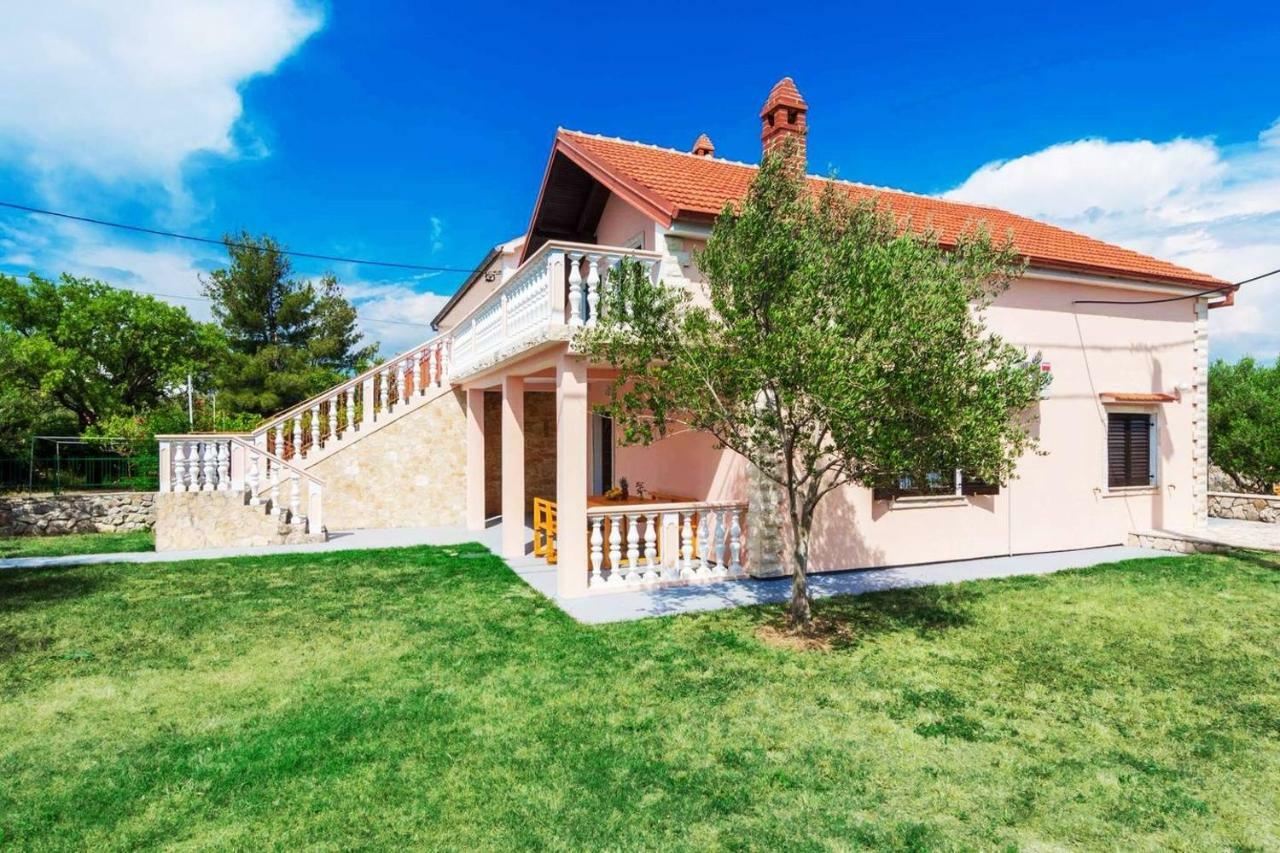 Vacation House Maslina Rupalj Екстериор снимка