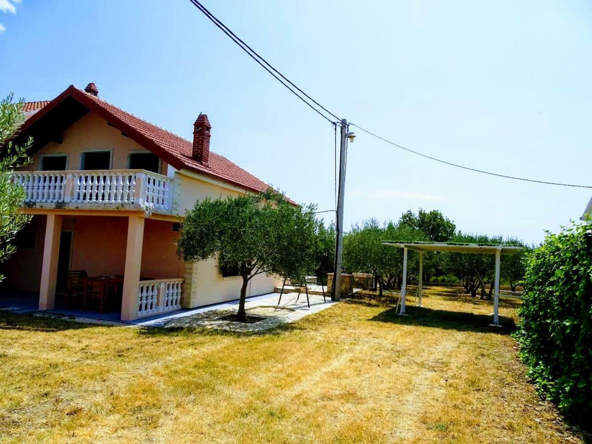 Vacation House Maslina Rupalj Екстериор снимка